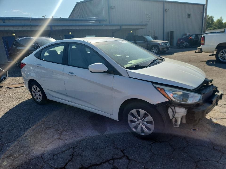 2017 HYUNDAI ACCENT SE 4