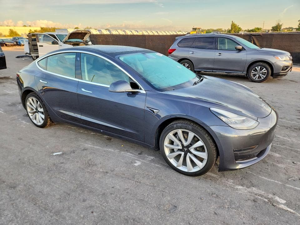 2020 TESLA MODEL 3 4