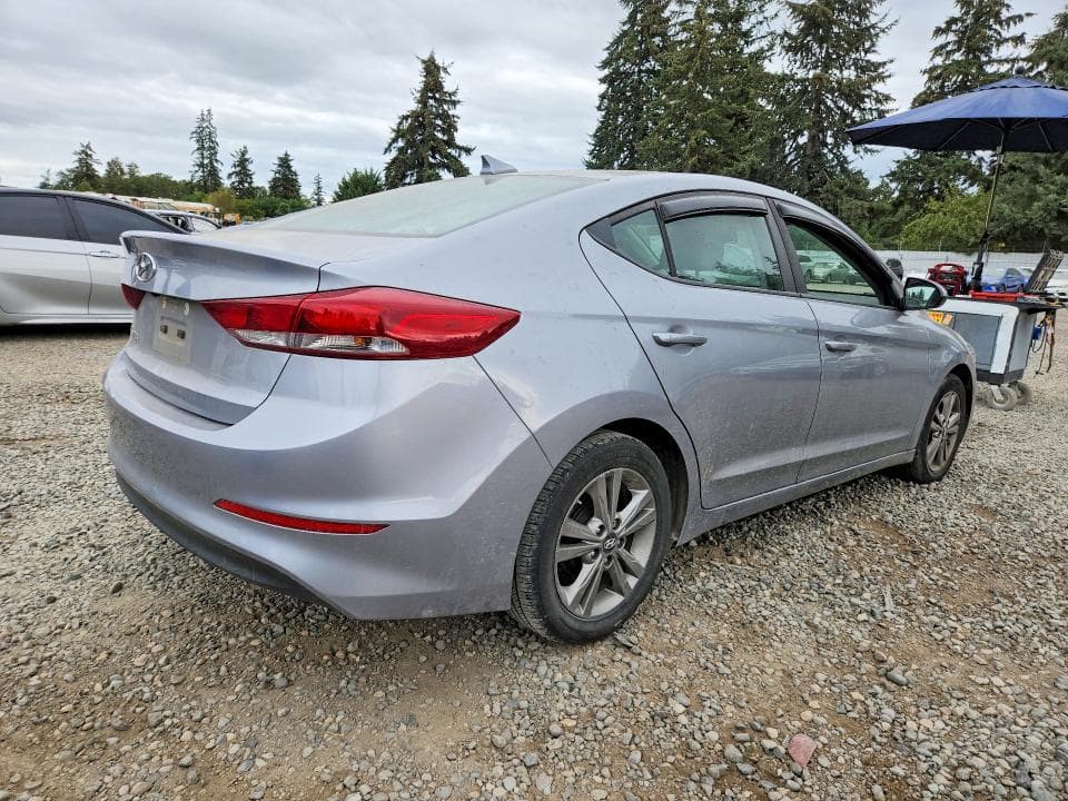 2017 HYUNDAI ELANTRA SE 3