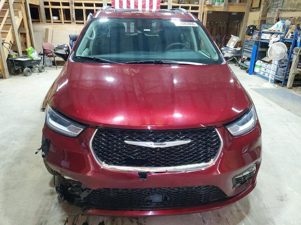 2023 CHRYSLER PACIFICA LIMITED 5
