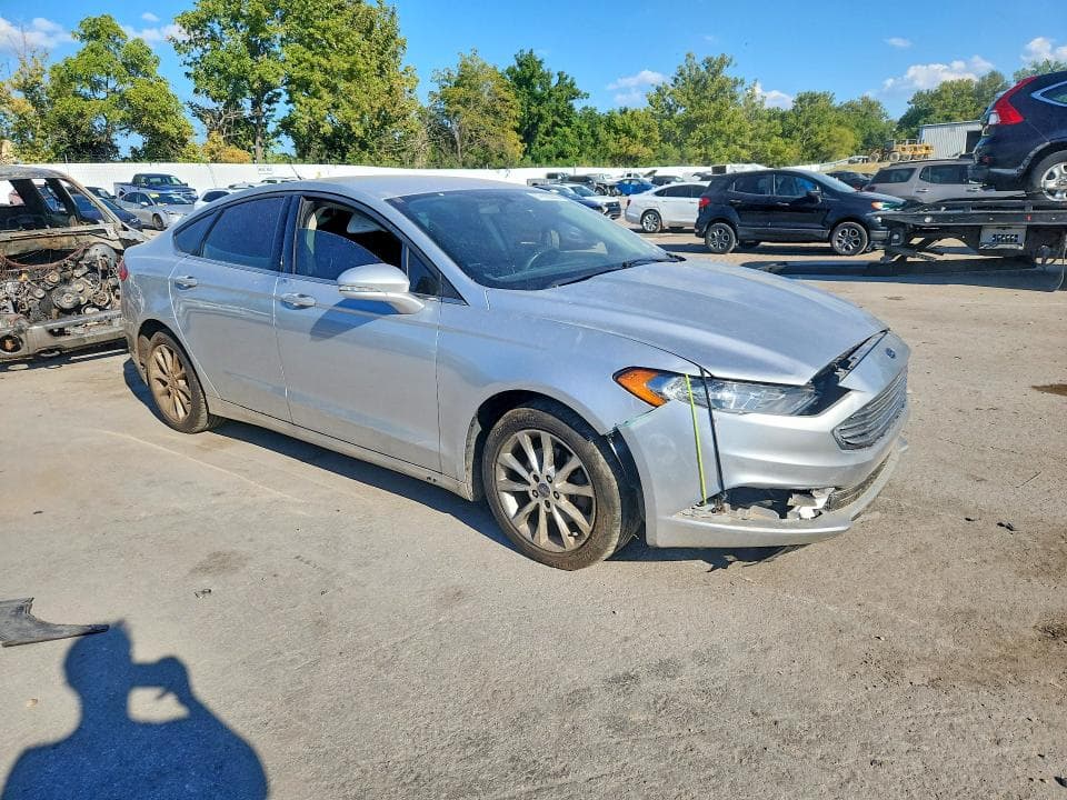 2017 FORD FUSION SE 4