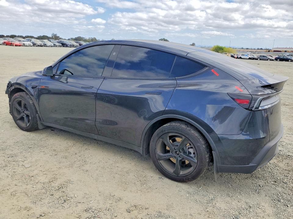 2026 TESLA MODEL Y 2