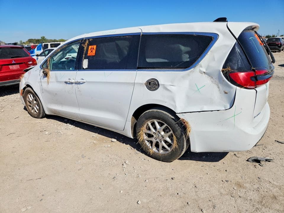 2024 CHRYSLER PACIFICA TOURING L 2