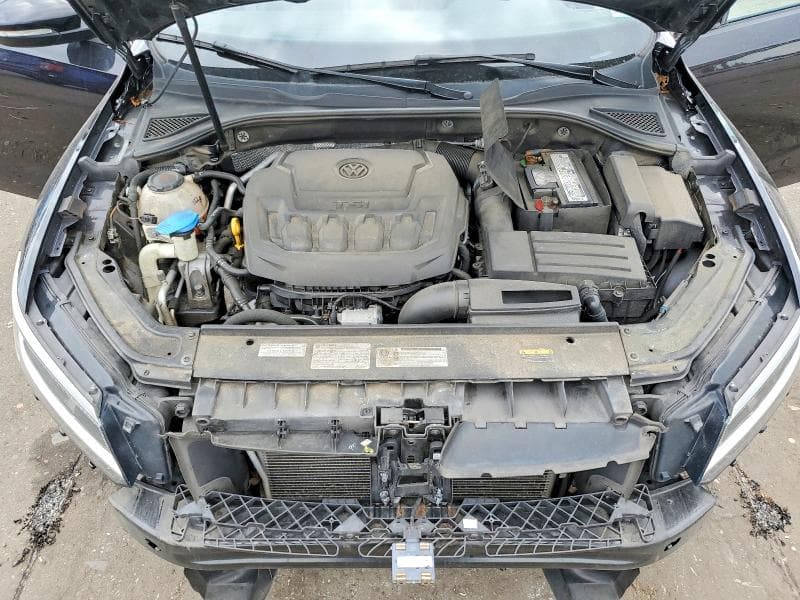 2018 VOLKSWAGEN PASSAT S 11