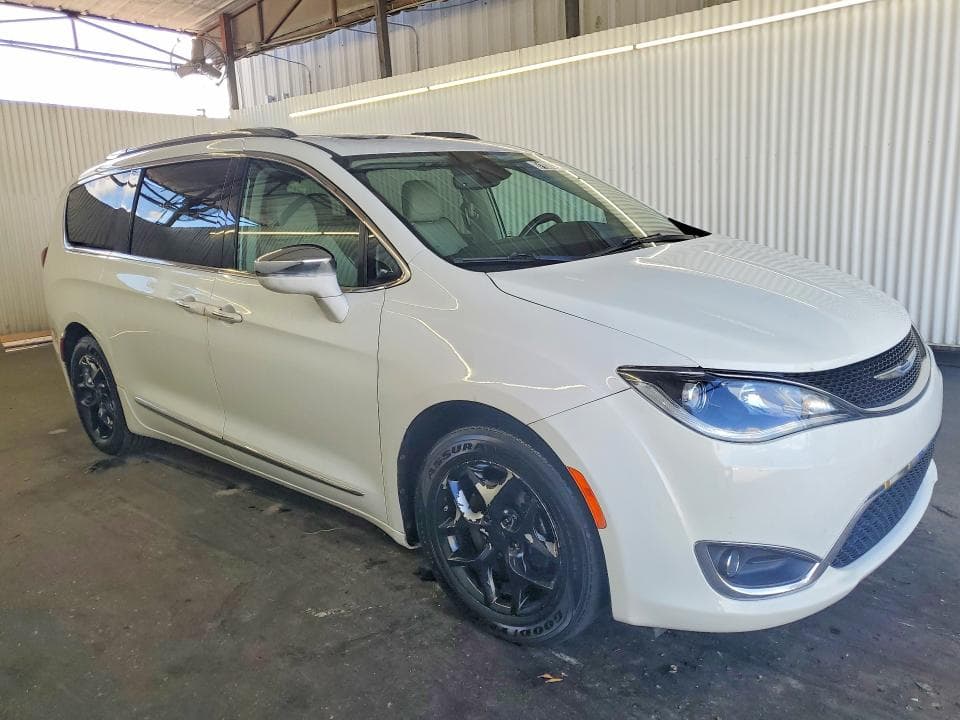 2020 CHRYSLER PACIFICA LIMITED 4