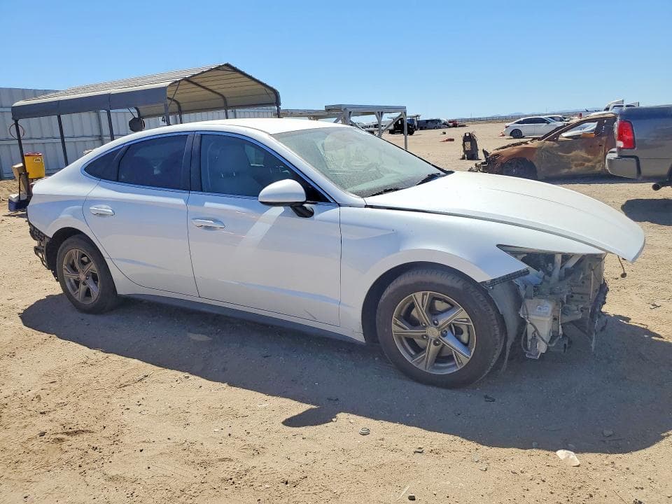 2021 HYUNDAI SONATA SE 4