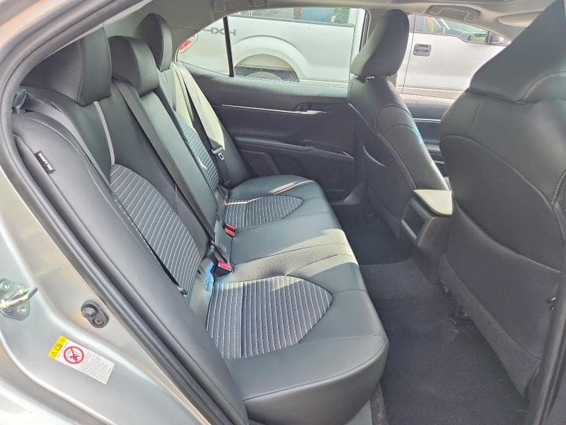 2018 TOYOTA CAMRY SE 10