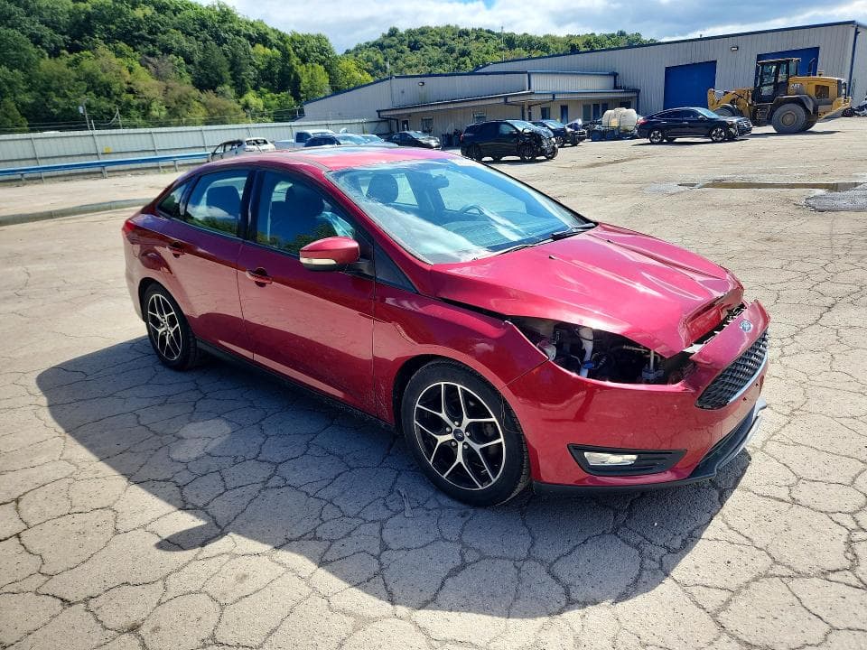2017 FORD FOCUS SEL 4
