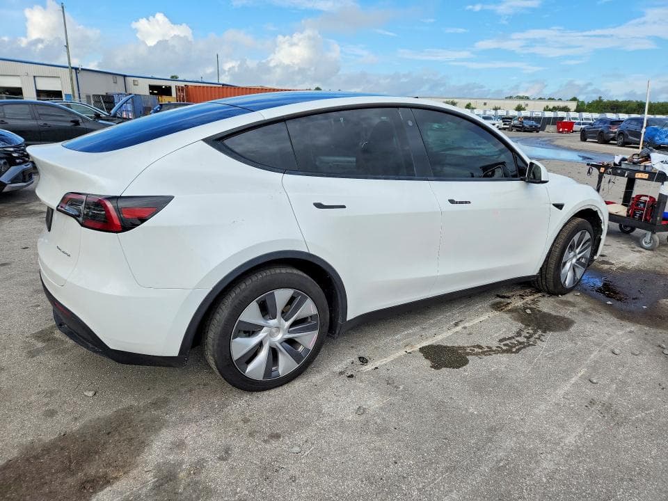 2023 TESLA MODEL Y 3