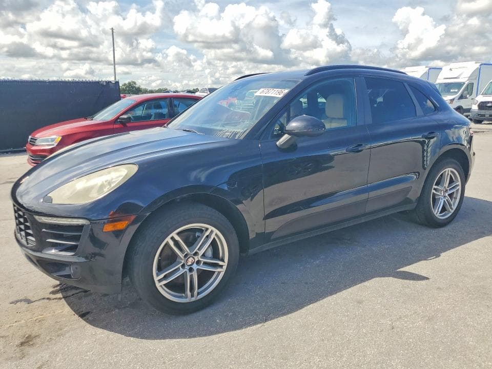 2017 PORSCHE MACAN - 1
