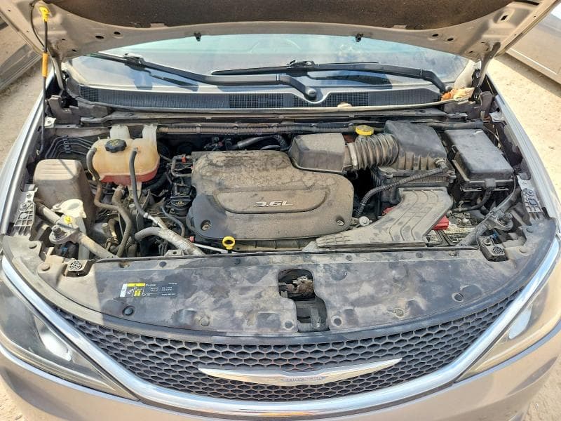 2018 CHRYSLER PACIFICA TOURING L 12