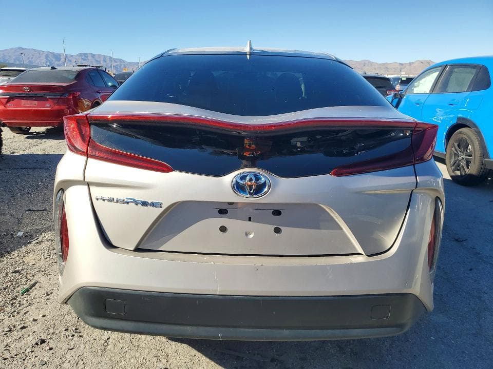 2017 TOYOTA PRIUS PRIME 6