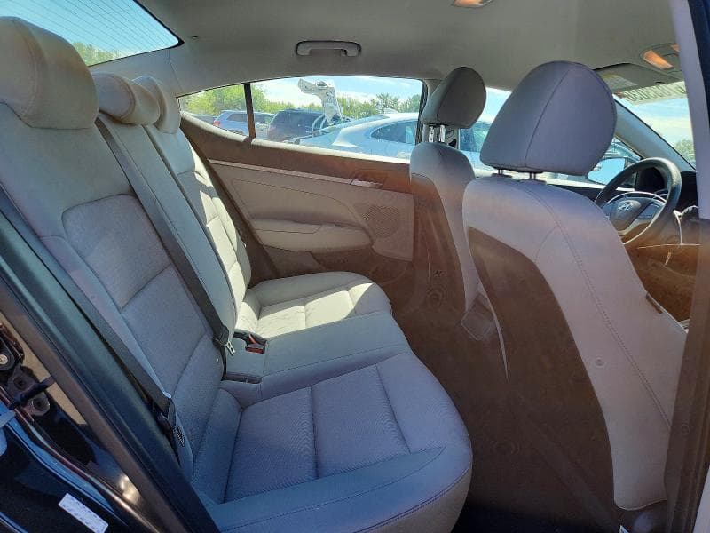 2017 HYUNDAI ELANTRA SE 10