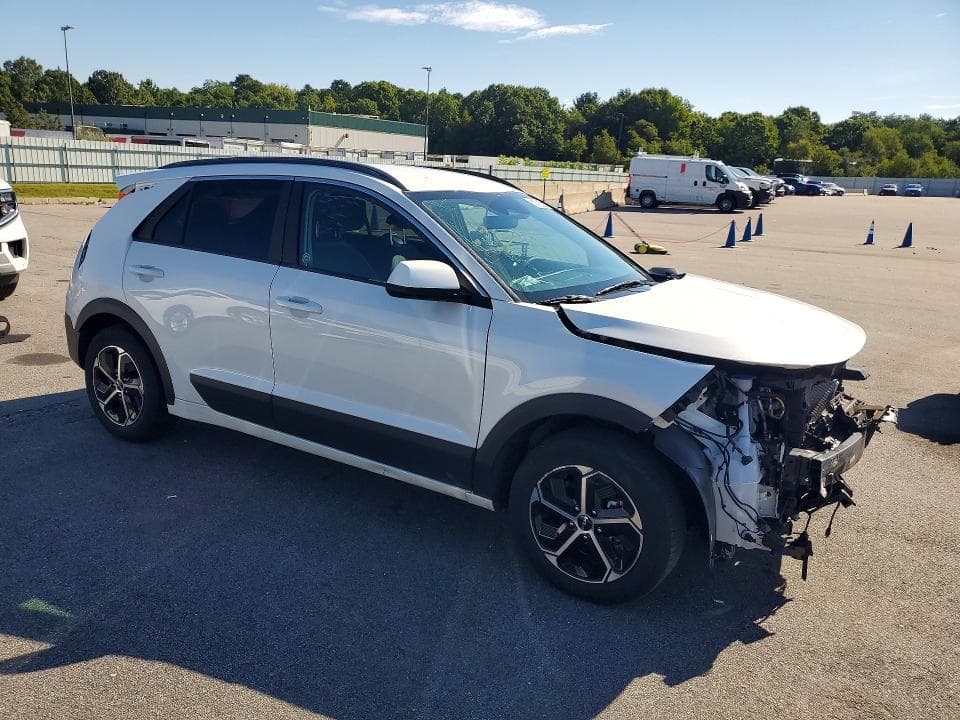 2025 KIA NIRO LX 4