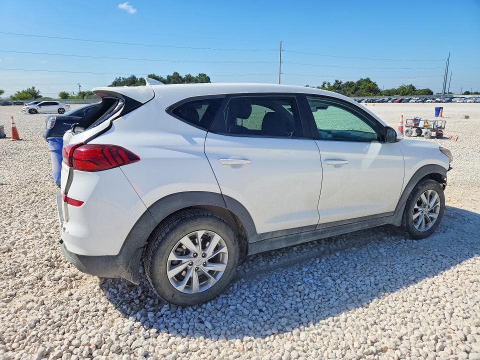2020 HYUNDAI TUCSON SE 3