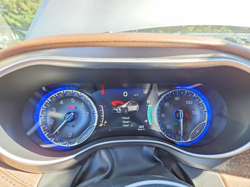 2017 CHRYSLER PACIFICA LIMITED 9
