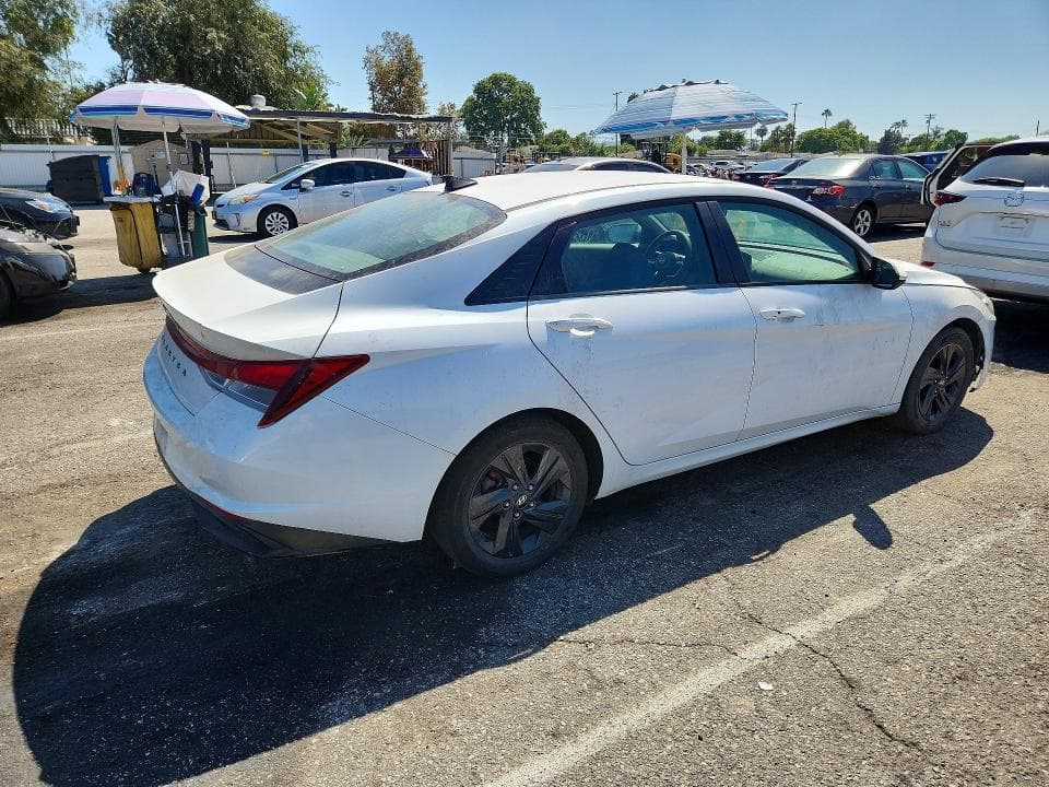 2021 HYUNDAI ELANTRA SEL 3