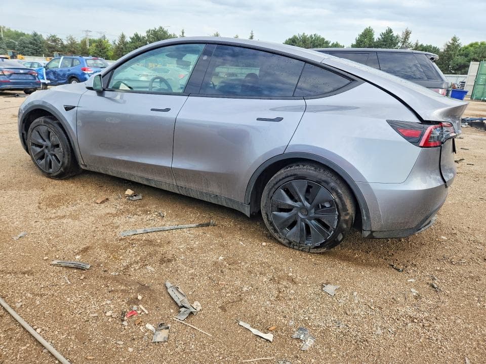 2025 TESLA MODEL Y 2