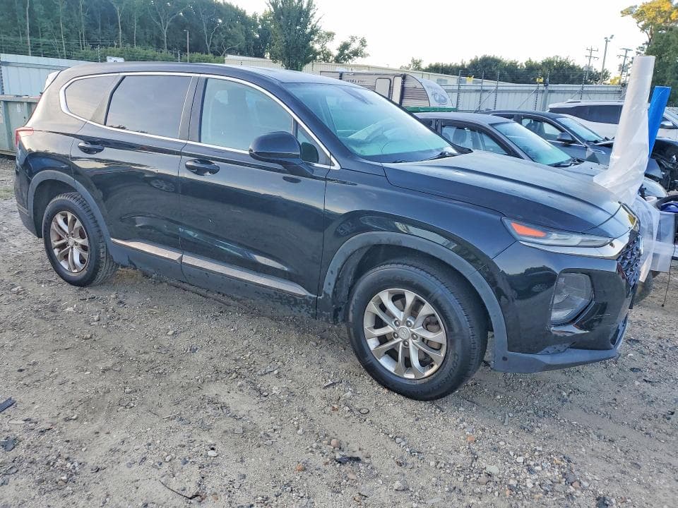 2019 HYUNDAI SANTA FE SE 4
