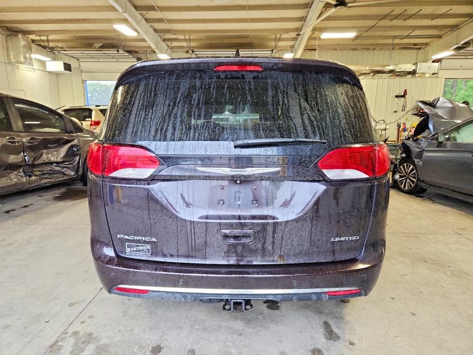 2017 CHRYSLER PACIFICA LIMITED 6