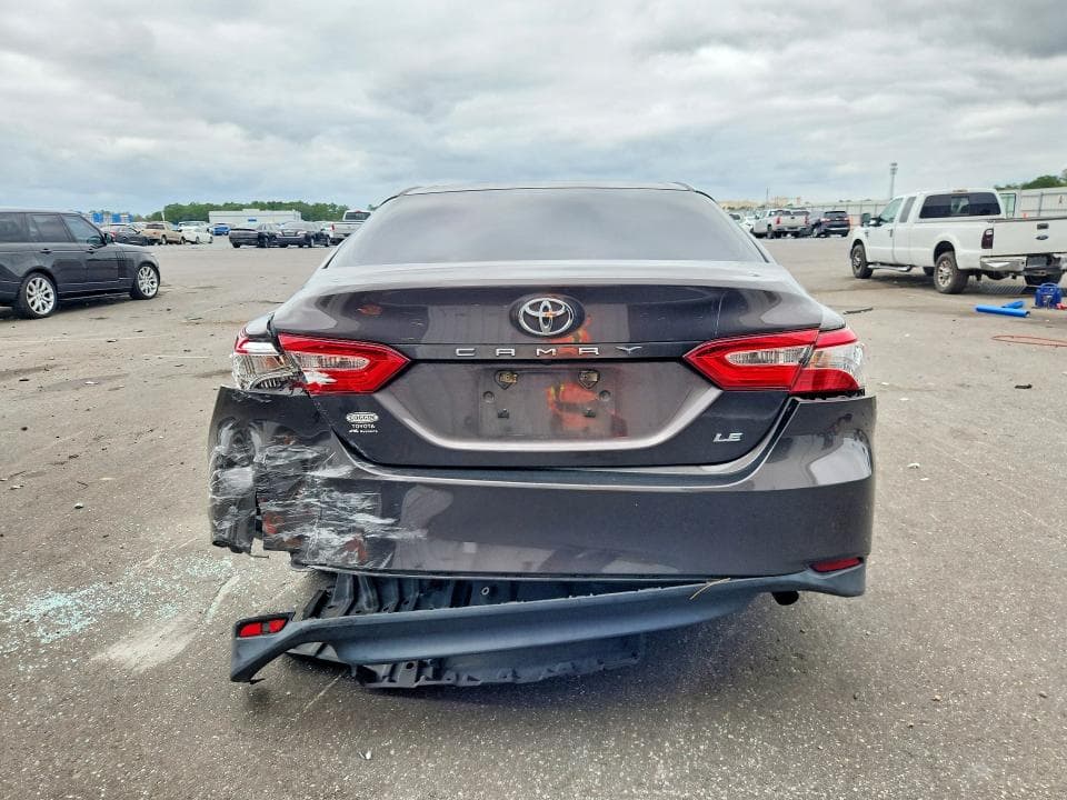 2018 TOYOTA CAMRY LE 6