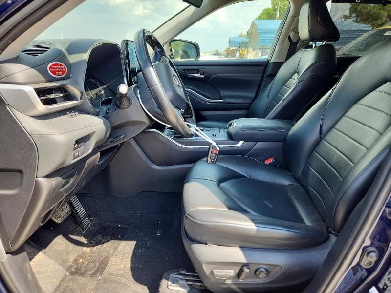 2021 TOYOTA HIGHLANDER XLE 7