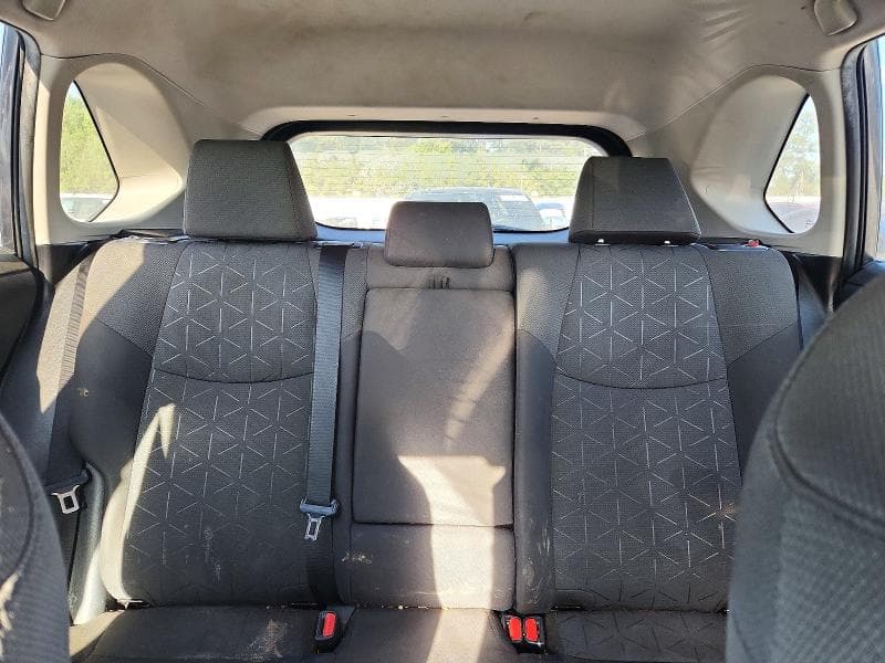 2021 TOYOTA RAV4 XLE 10