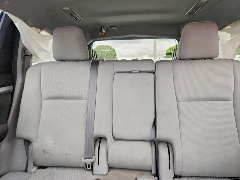 2017 TOYOTA HIGHLANDER LE 10