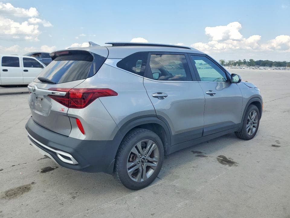 2021 KIA SELTOS S 3