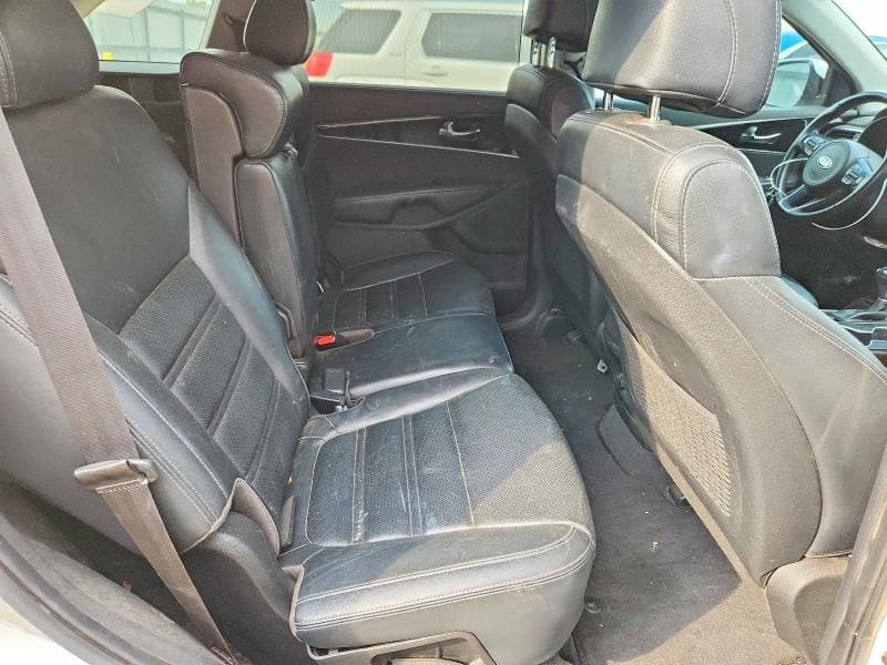 2017 KIA SORENTO EX 11