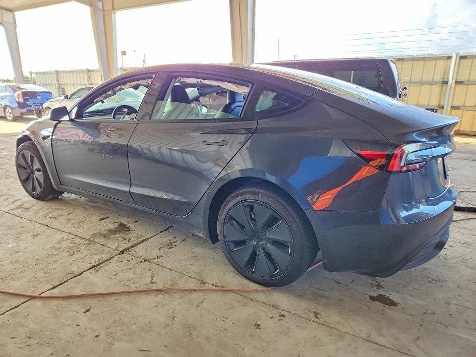 2025 TESLA MODEL 3 2