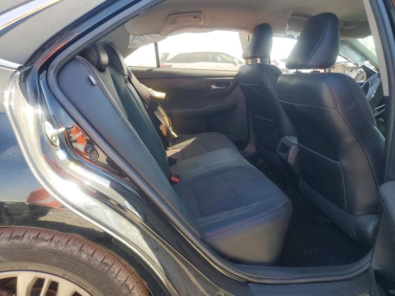 2017 TOYOTA CAMRY SE 10