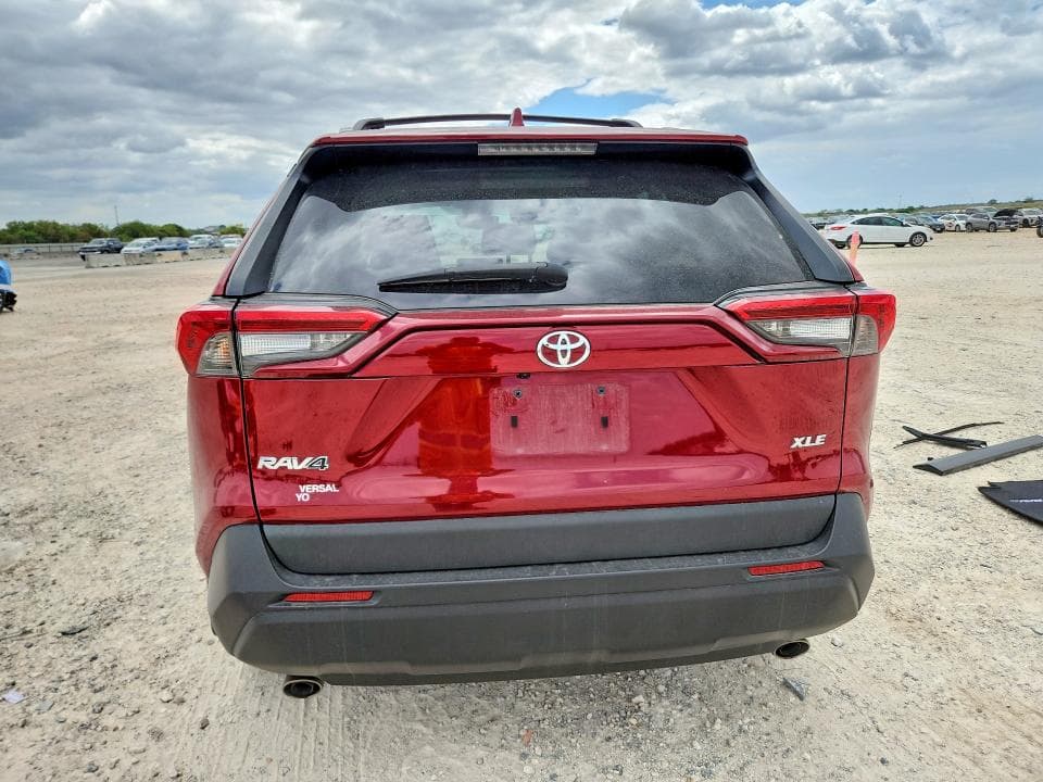 2023 TOYOTA RAV4 XLE 6