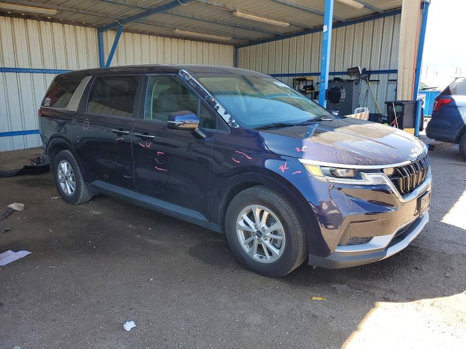 2023 KIA CARNIVAL LX 4