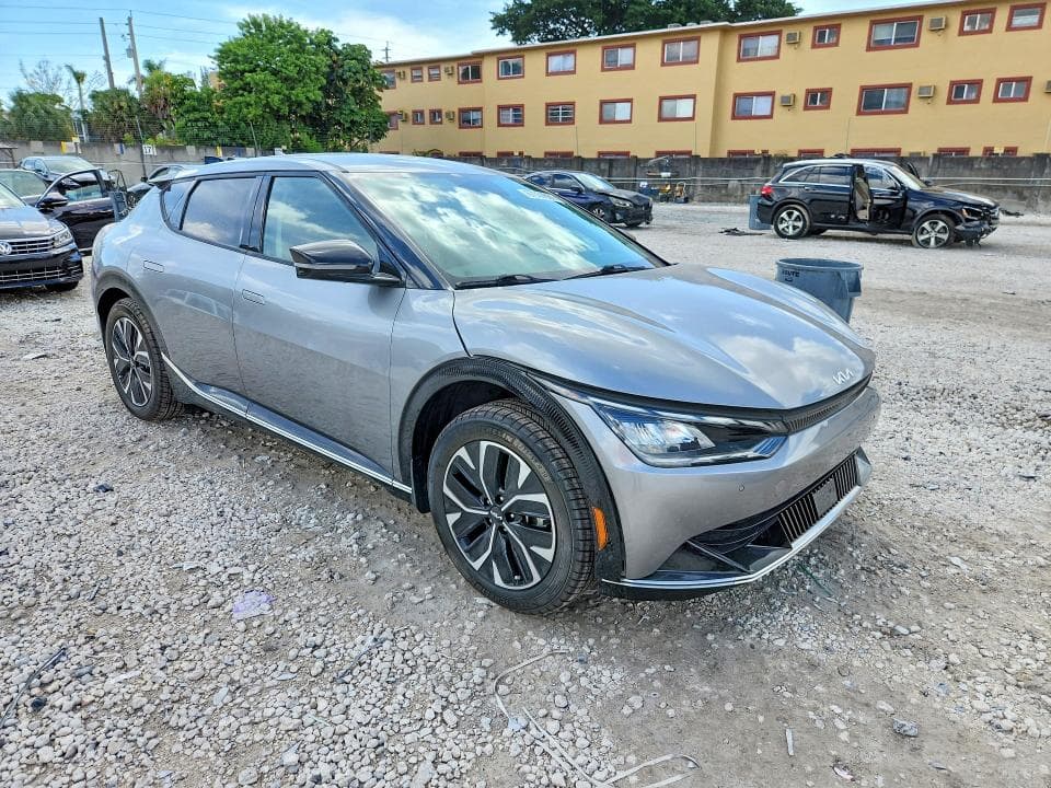 2022 KIA EV6 WIND 4
