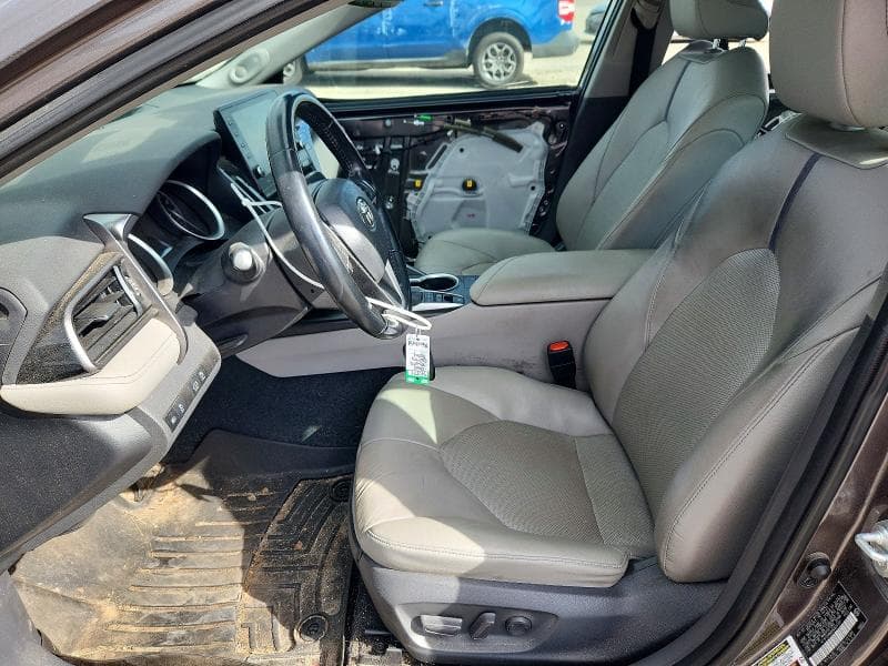 2021 TOYOTA CAMRY XLE 7