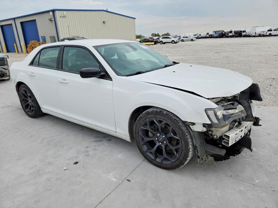 2019 CHRYSLER 300 TOURING 4