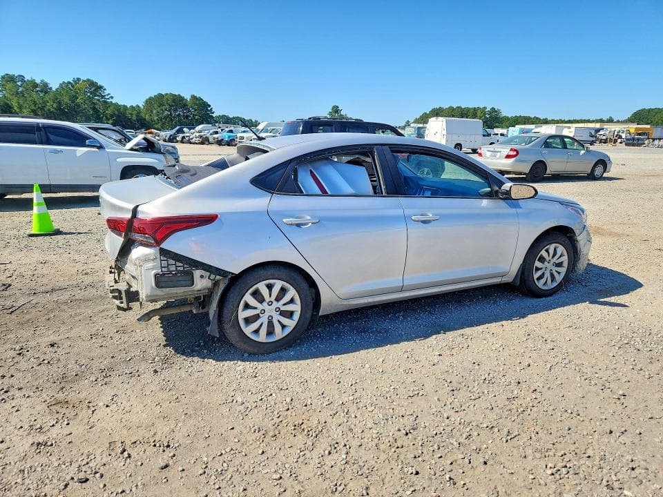 2018 HYUNDAI ACCENT SE 3