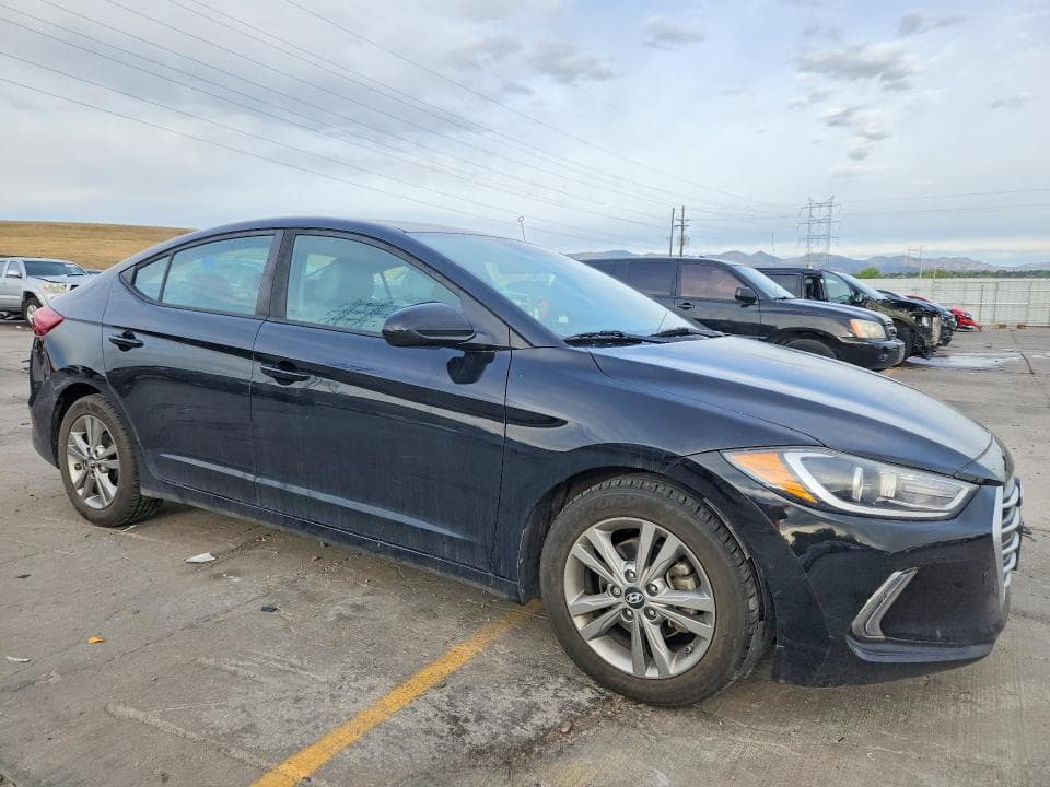 2017 HYUNDAI ELANTRA SE 4