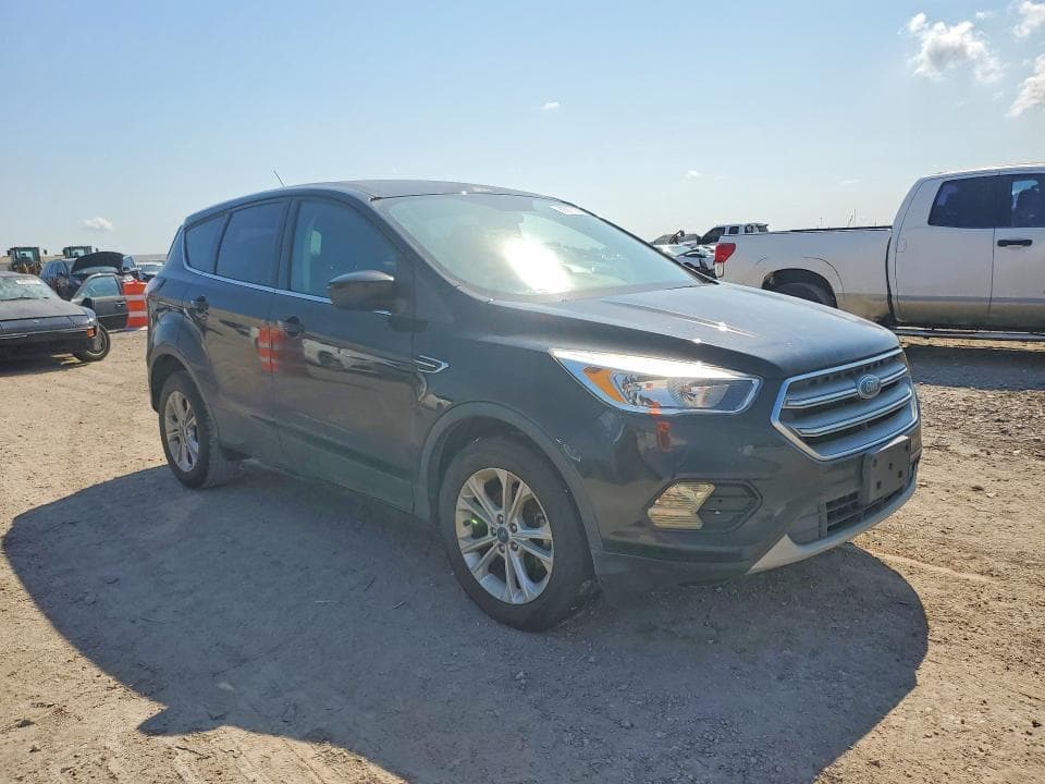 2017 FORD ESCAPE SE 4