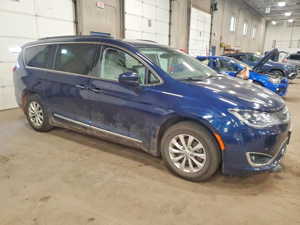2017 CHRYSLER PACIFICA TOURING L 4