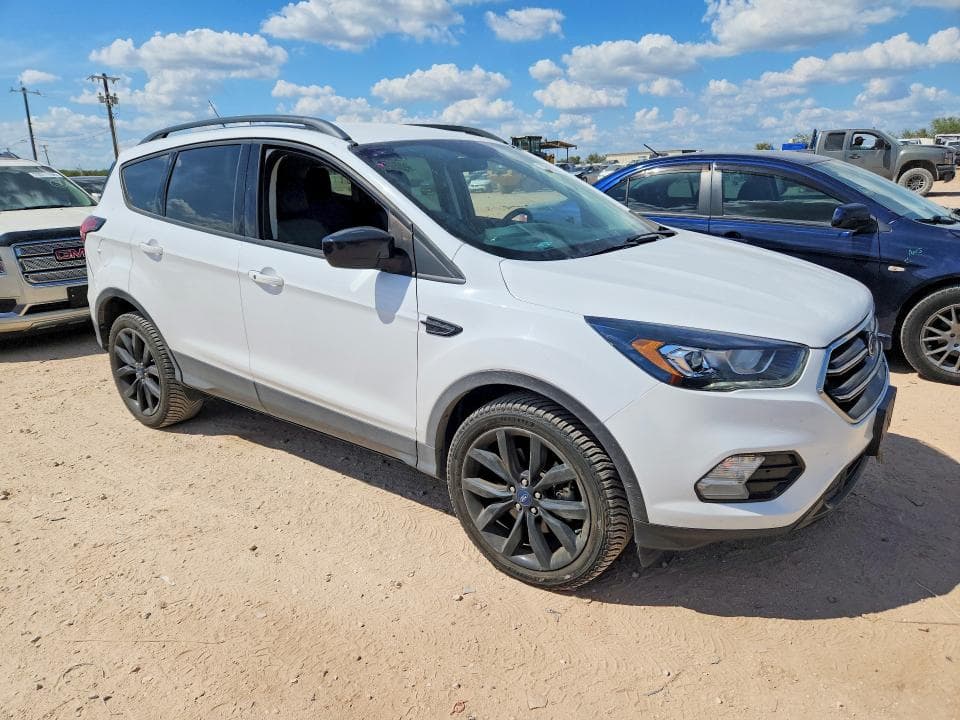 2019 FORD ESCAPE SE 4