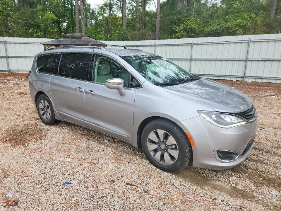 2018 CHRYSLER PACIFICA HYBRID LIMITED 4