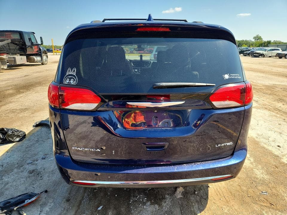 2017 CHRYSLER PACIFICA LIMITED 6