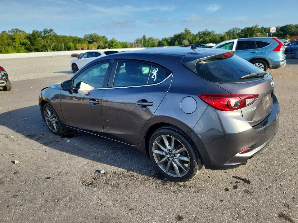 2018 MAZDA 3 TOURING 2