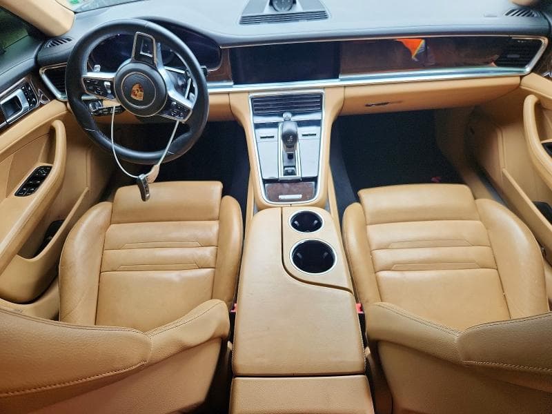 2017 PORSCHE PANAMERA 2 8