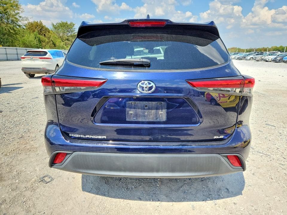 2021 TOYOTA HIGHLANDER XLE 6