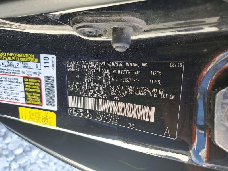 2017 TOYOTA SIENNA LE 13