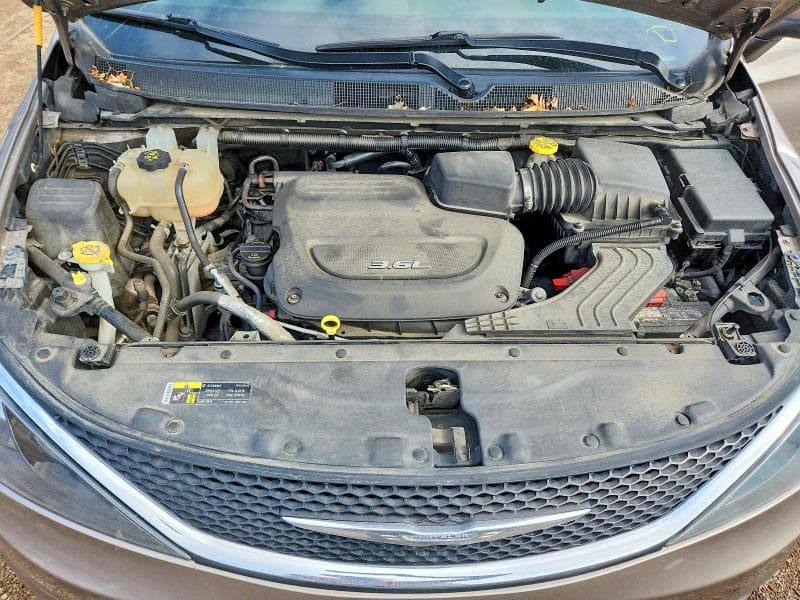 2017 CHRYSLER PACIFICA LX 11