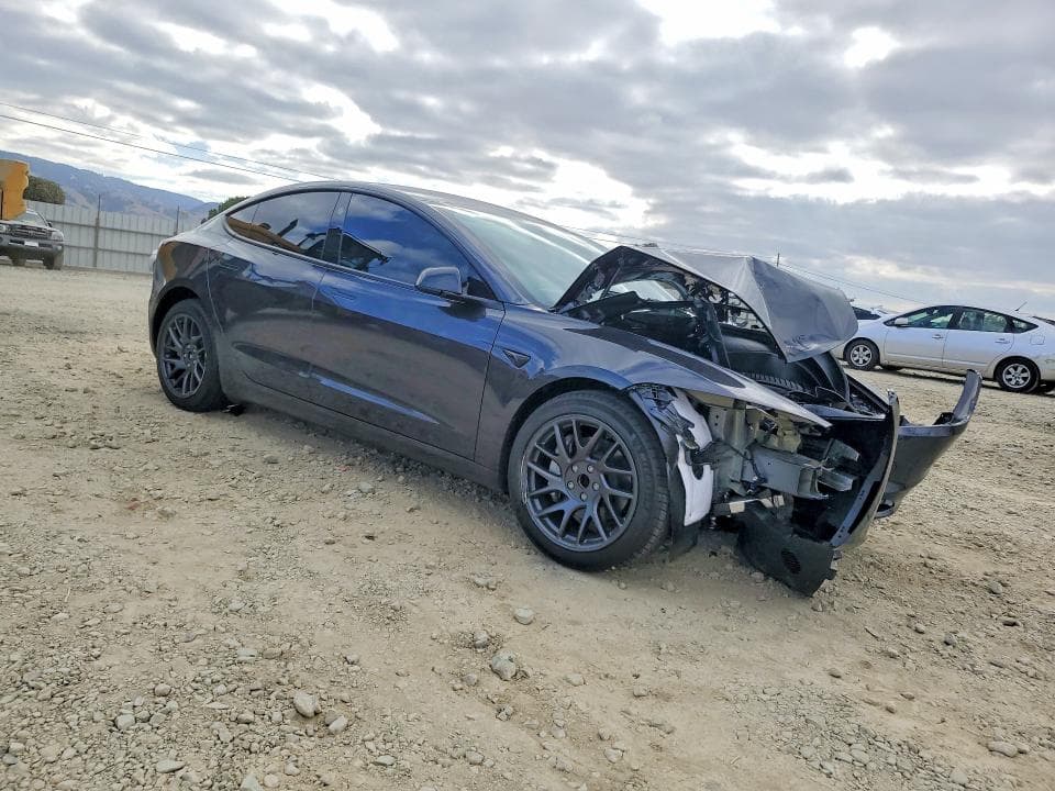 2026 TESLA MODEL 3 4